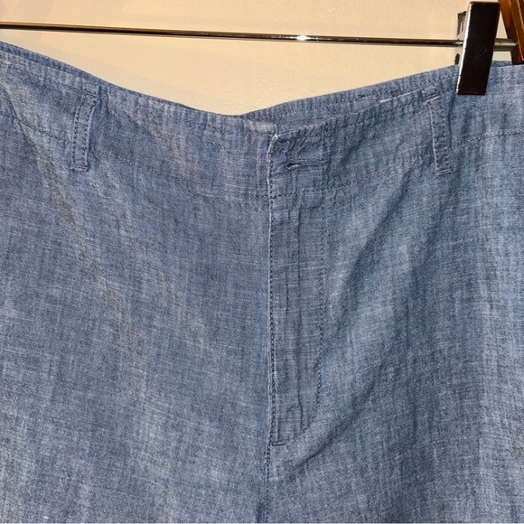 GAP Blue 5” Shorts Relaxed Fit Chambray Size 16 - Picture 2 of 6